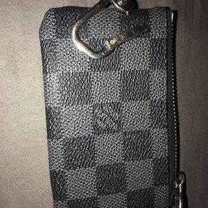 %100 authentic wallets.